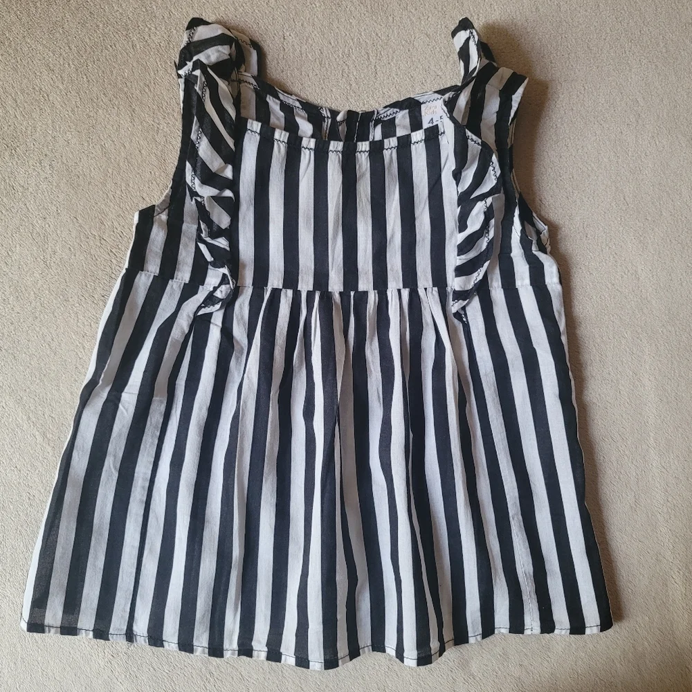 Zara Girl Black/White Striped Top with Flutter Size 4-5 (110cm)